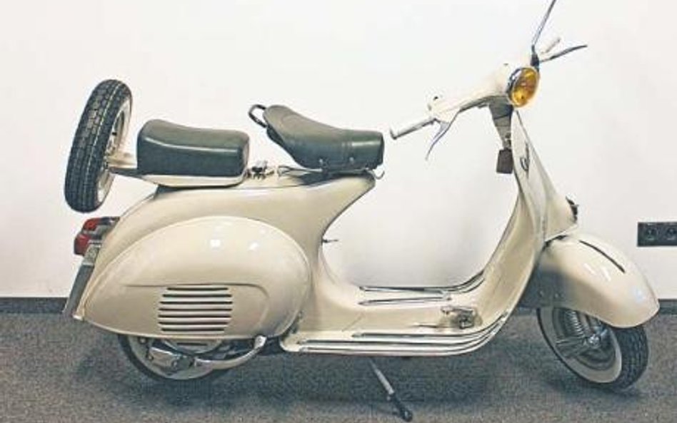 Dzięki małym gabarytom oraz pięknej linii stylizacyjnej, Vespa do dziś budzi emocje. Dziś kultowe mo