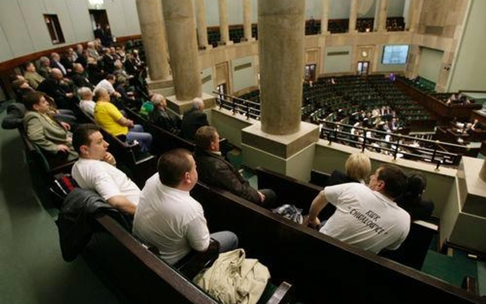 Obywatelskie projekty ustaw Sejm zostawił na koniec kadencji