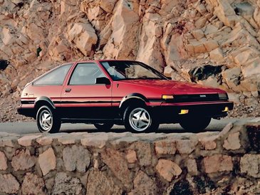 Dekadę później stylizacja coupe była znacznie inna.