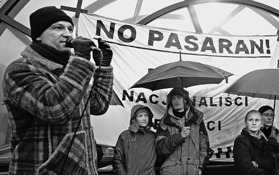 Demonstracja środowisk anarchistycznych, przeciwników marszu ONR (Warszawa, 11 listopada 2009)