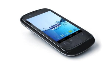 NTT System wprowadza własne smartfony