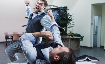 Zamość: prawnicy oskarżeni o pobicie komorników