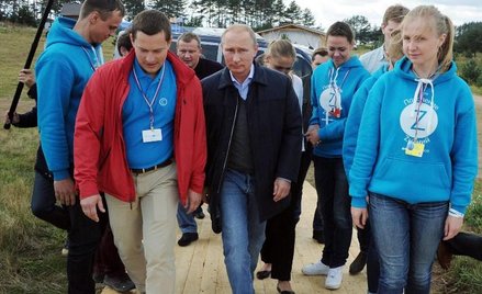 Sieligier w obwodzie twerskim. Władimir Putin z uczestnikami młodzieżowego forum