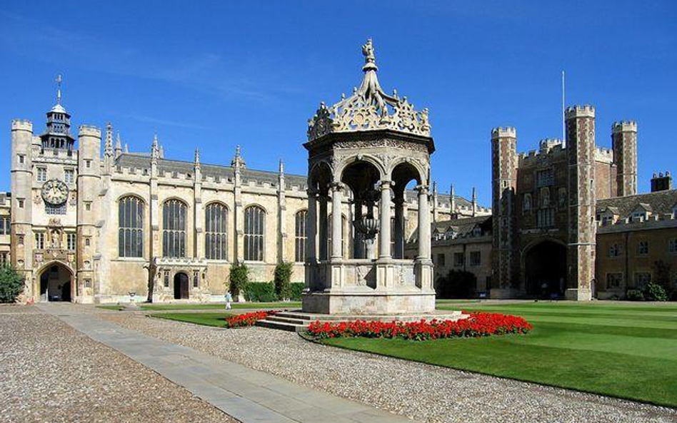 Masowe ściąganie na Uniwersytecie w Cambridge