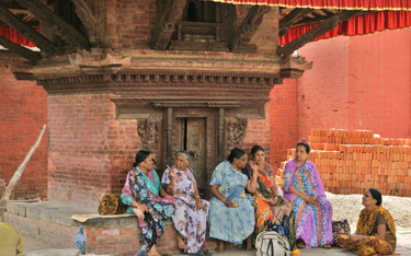 Kobieta zmarła. W Nepalu zatrzymano za "chatę menstruacyjną"