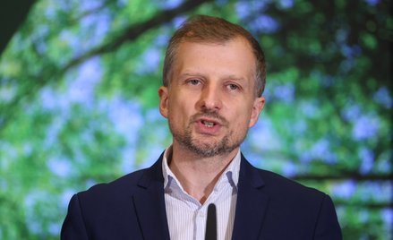 Warszawa, 08.08.2024. Wiceminister klimatu i środowiska Mikołaj Dorożała na konferencji prasowej "Us