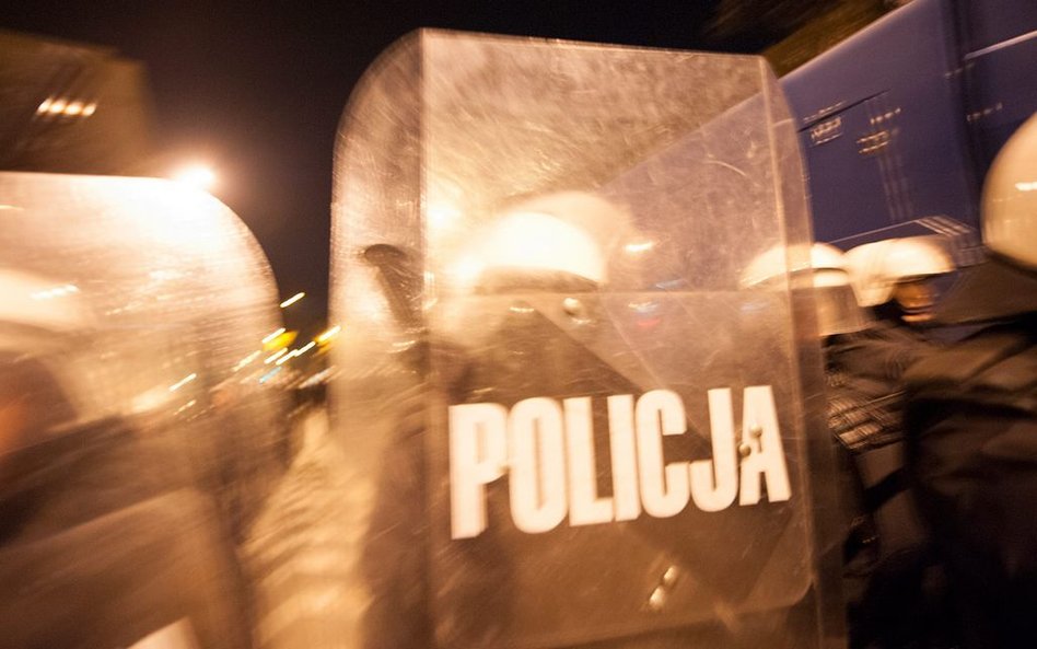 Wrocław: Marsz Polaków rozwiązany. Użyto armatek wodnych
