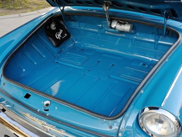 Niespodzianka – z przodu mamy 220-litrowy bagażnik, pod którym wygospodarowano miejsce na koło zapas