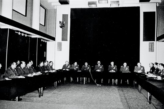 Wojskowa Rada Ocalenia Narodowego (WRON), dyktatura wojskowa rządząca PRL w okresie stanu wojennego,