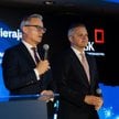 Mirosław Czekaj, prezes Banku Gospodarstwa Krajowego (przy mikrofonie), i Piotr Matczuk, prezes Pols