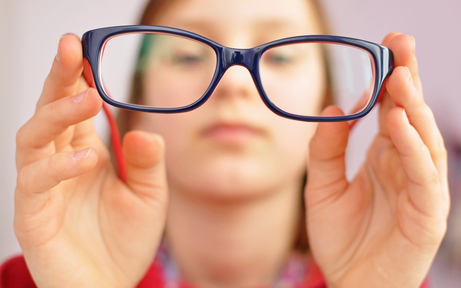 Krótkowzroczność dotyka coraz młodszych osób