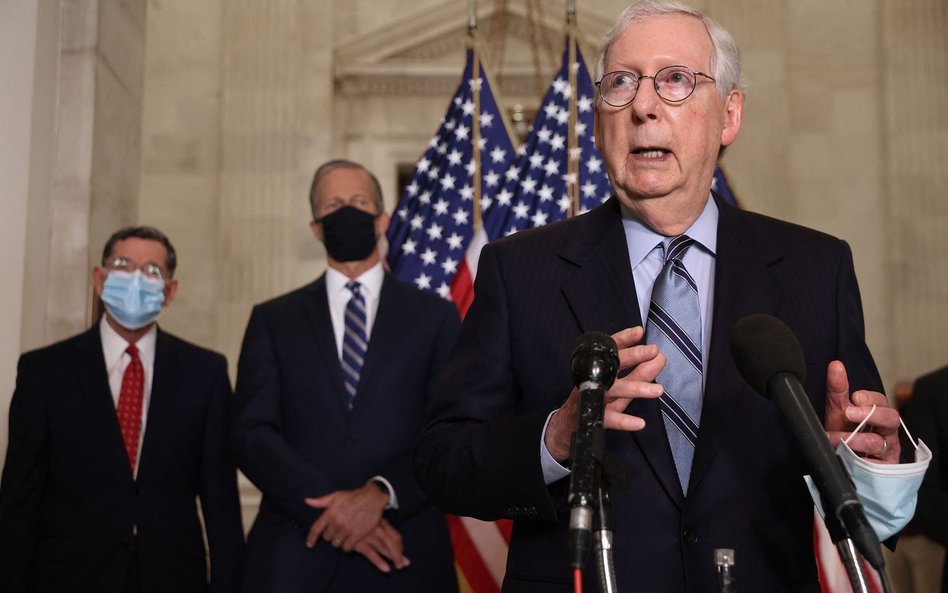 Mitch McConnell, członek Partii Republikańskiej, lider senackiej mniejszości