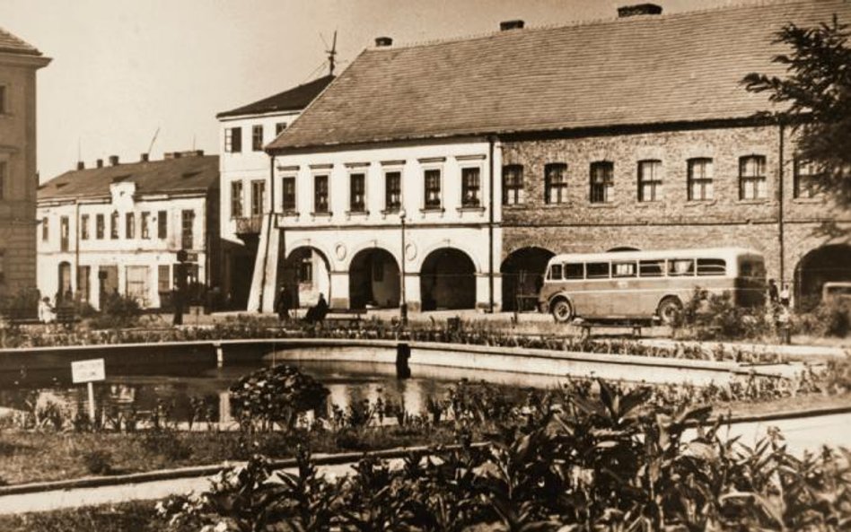 Kamienica Pod Trzema Herbami, siedziba Muzeum Dialogu Kultur w Kielcach w 1960 roku...