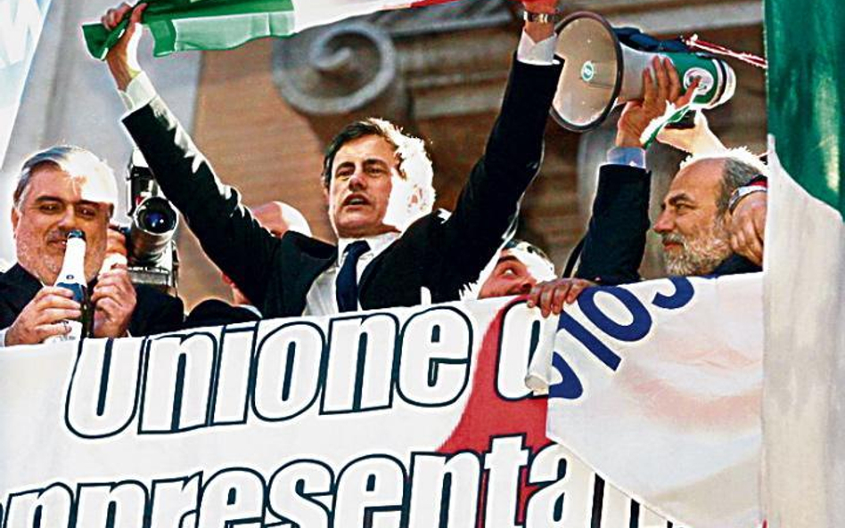 Gianni Alemanno świętował zwycięstwo na Kapitolu; autor zdjęcia: Remo Casilli