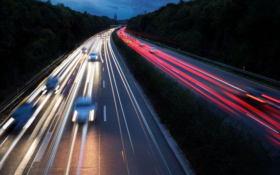 Niemcy: 8-latek ukradł samochód i pędził po autostradzie