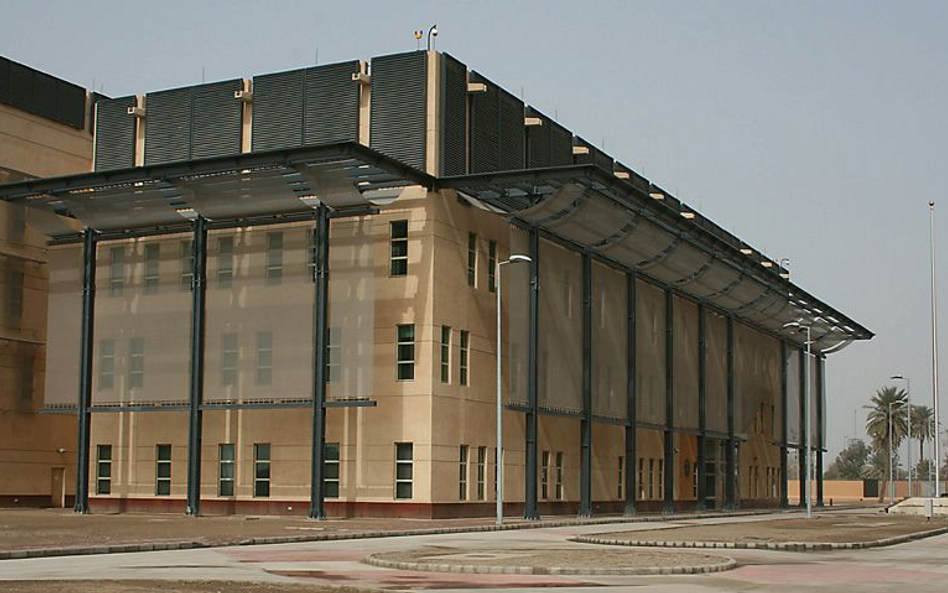 Bagdad: Rakiety trafiły w ambasadę USA