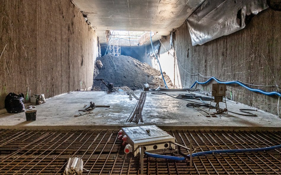 W części tunelu jest już wylewana płyta fundamentowa