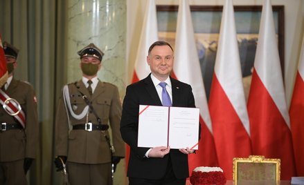 Prezydent dokonał uroczystego podpisania Ustawy o obronie Ojczyzny.