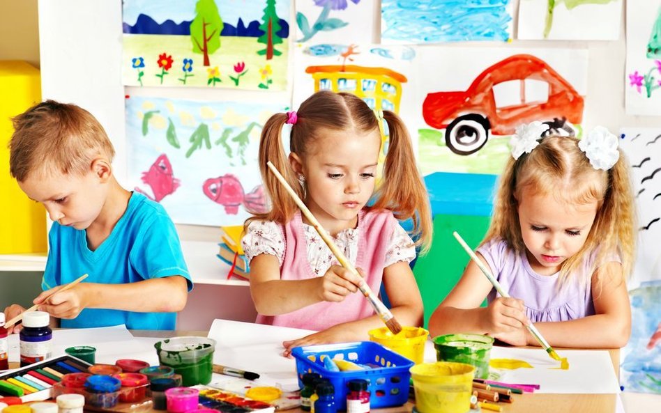Edukacja doby epidemii: placówki nieczynne, ale płacić trzeba