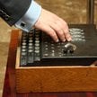 Enigma, niemiecka przenośna elektromechaniczna maszyna szyfrująca.
