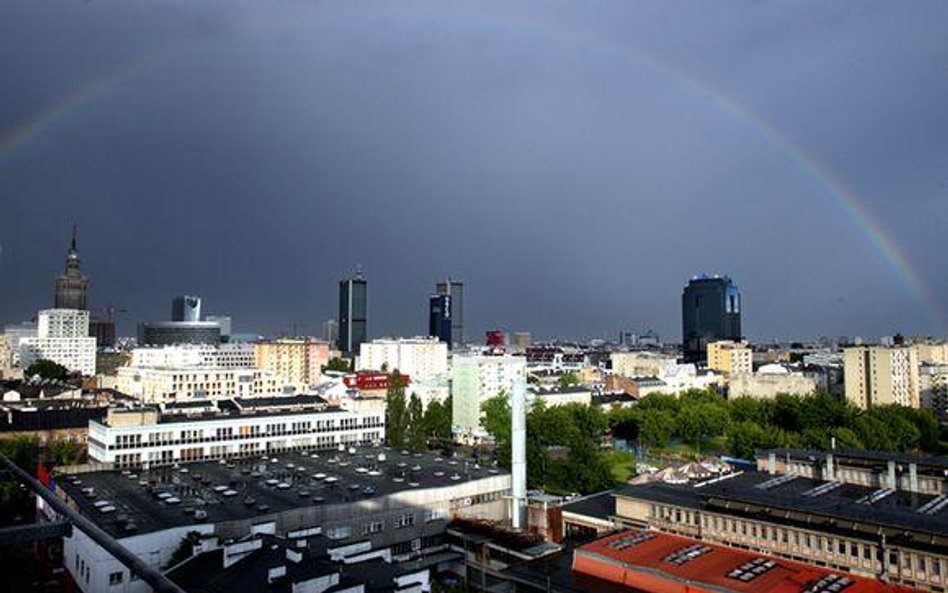 11.06.2009, Warszawa. Tęcza nad centrum miasta