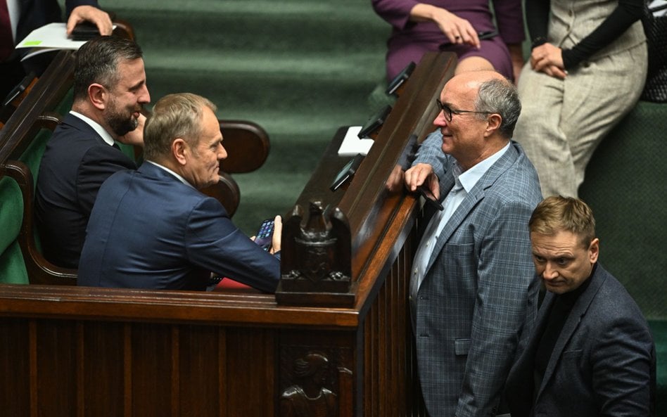 Premier Donald Tusk, wicepremier, minister obrony narodowej Władysław Kosiniak-Kamysz , wicemarszałe