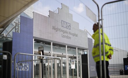 Koronawirus w Wielkiej Brytanii: Najniższy wzrost liczby zgonów od końca marca