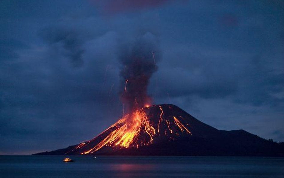 Wulkan Krakatau zagraża indonezyjskim wyspom