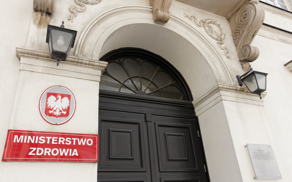 Odpowiedź na pytanie o nieprawidłowości, które zdecydowały o anulowaniu pierwszego konkursu na onkol