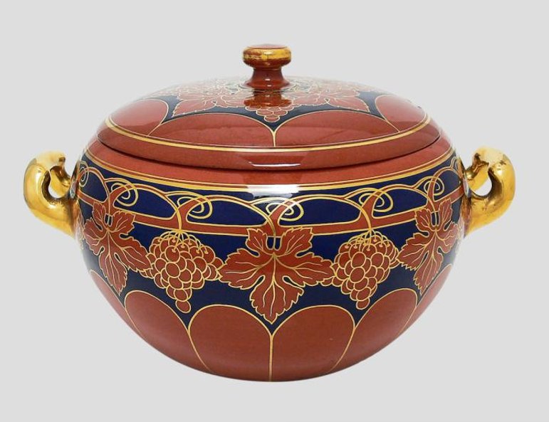 Waza z wytwórni w Kadynach.