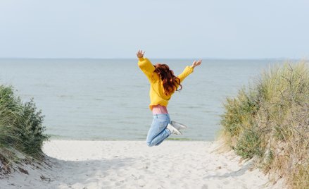 Naukowcy odkryli, dlaczego skaczemy z radości