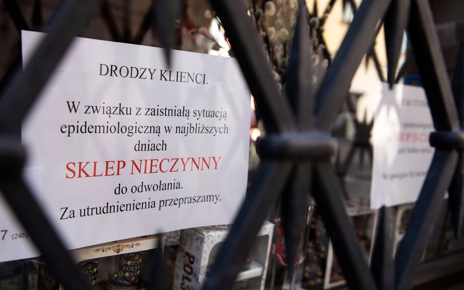 Koronawirus. Sondaż: Jakie obostrzenia powinny być zniesione w pierwszej kolejności?