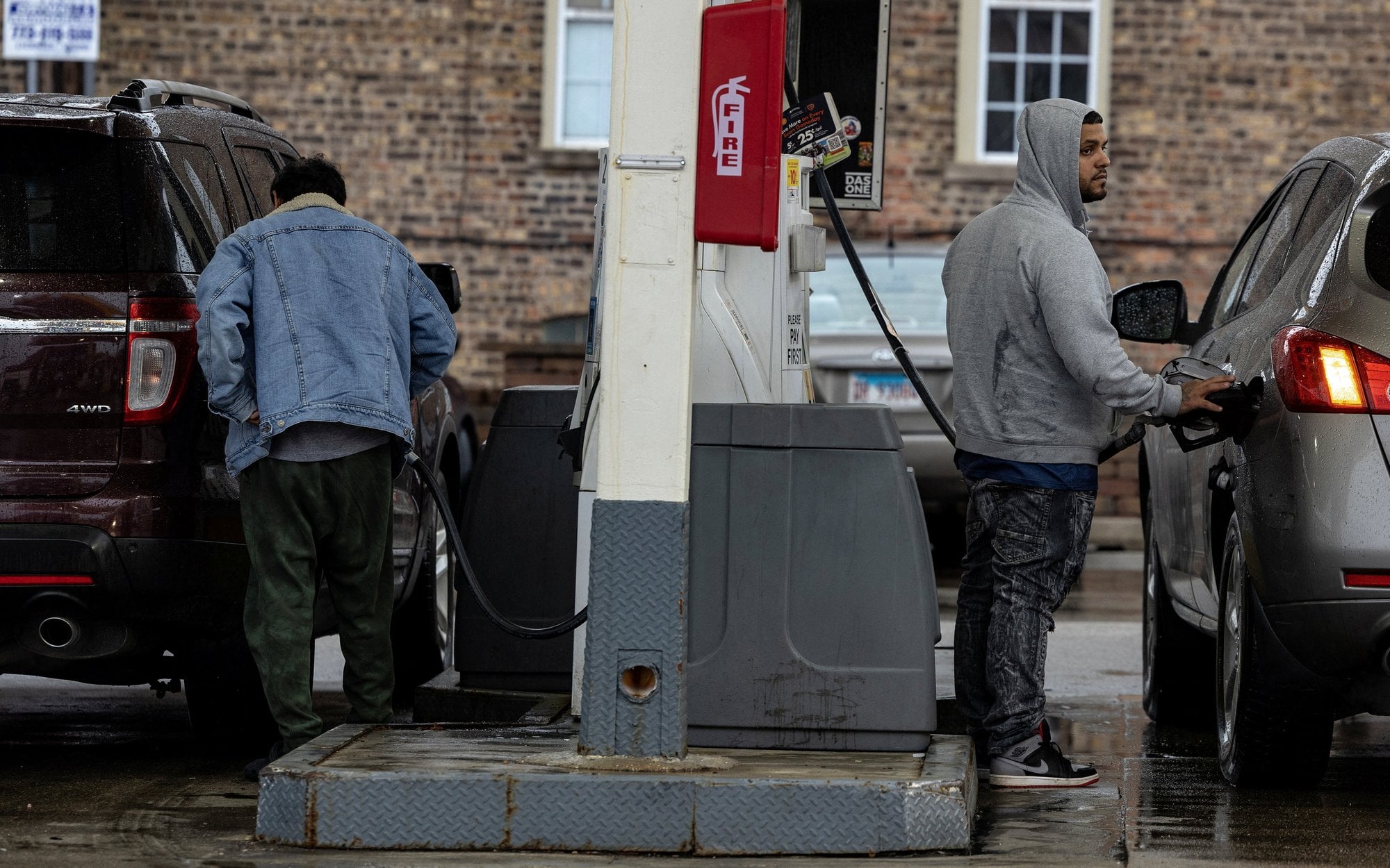 Amerykanie obwiniają Donalda Trumpa za drogie paliwo