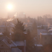 Smog w polskich miastach wynika w głównej mierze z ogrzewania domów za pomocą węgla i innych paliw s
