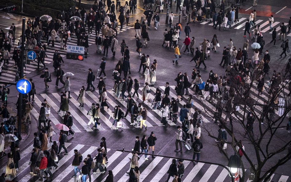 Japonia: 391 godzin nadgodzin urzędnika walczącego z COVID