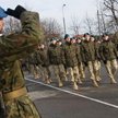 Trudno o karierę w zawodowej armii