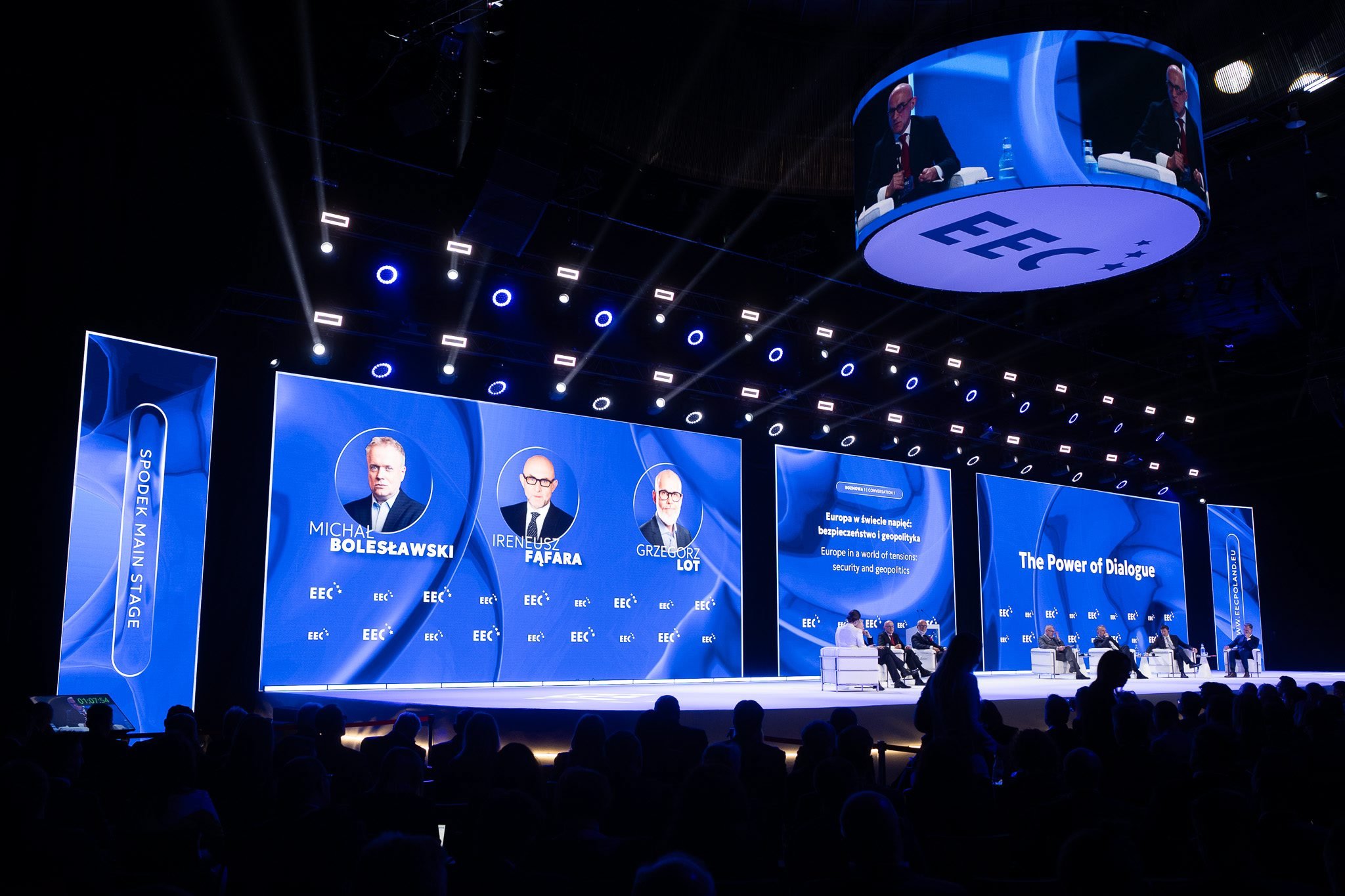 Gdy świat trzęsie się w posadach, trzeba budować nowy porządek