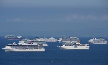 Koronawirus zatrzymał 200 tys. osób na statkach