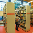 Stołeczne biblioteki różnymi sposobami próbują odzyskać książki od czytelników