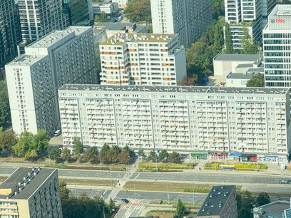 W Warszawie można znaleźć apartamenty, których cena przekracza 50 tys. zł za m kw., ale jednocześnie