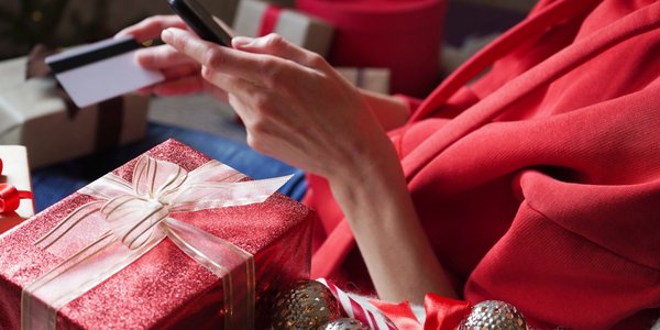 Oto aktualne świąteczne potrzeby Polaków. Na to najchętniej wydaliby ekstra 5 tys. zł