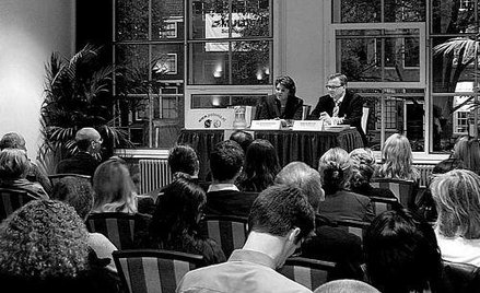 Rodacy, którzy często już od kilkunastu lat żyją i pracują w Holandii, na spotkaniu w Amsterdamie na