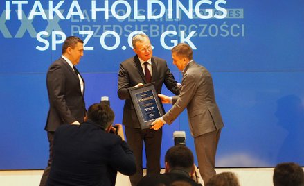 Wiceprezes Piotr Henicz odebrał dyplom z rąk redaktora naczelnego "Rzeczpospolitej" Bogusława Chrabo