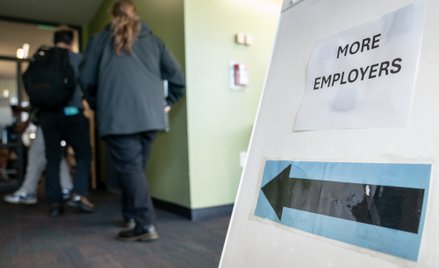 Recesja wśród amerykańskich białych kołnierzyków