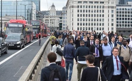 Szybko rosną płace na Wyspach