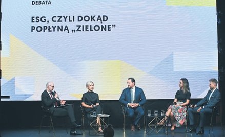 Zegar tyka, umowy i finansowanie się zielenią