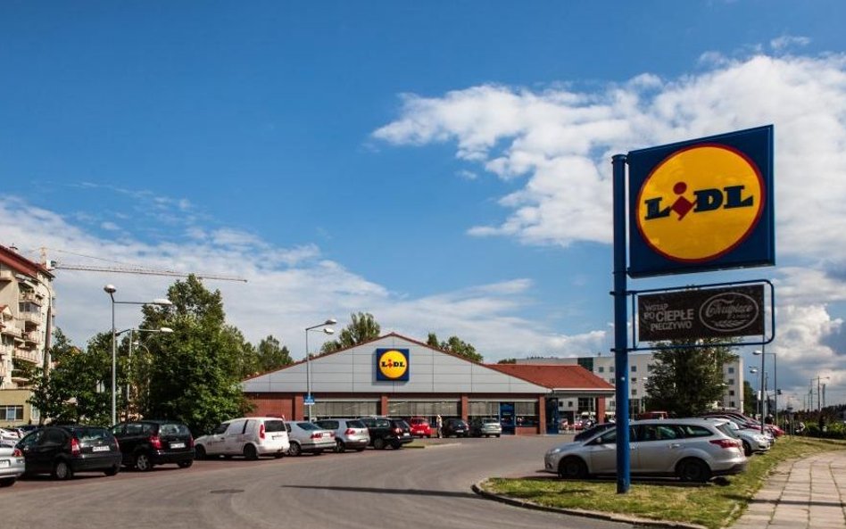 Lidl zaczął już pobierać opłaty od klientów za parkowanie
