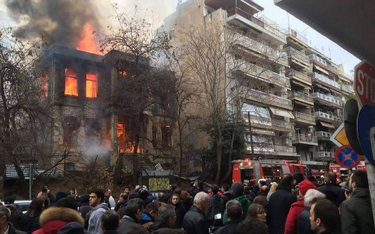 Skrajna prawica spaliła Antifie squat w Salonikach