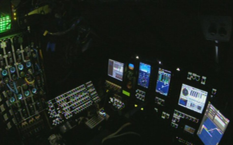 Kokpit samolotu nocą