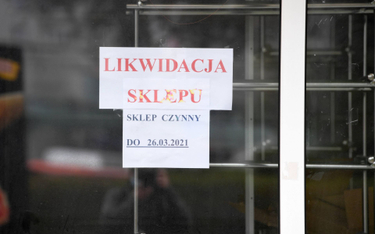 Rzeź małych sklepów. Polacy wolą dyskonty. Inflacja nie pomaga